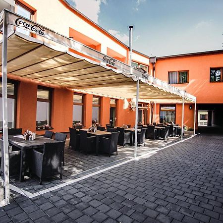 Hotel U Kostela Modrice Exterior photo